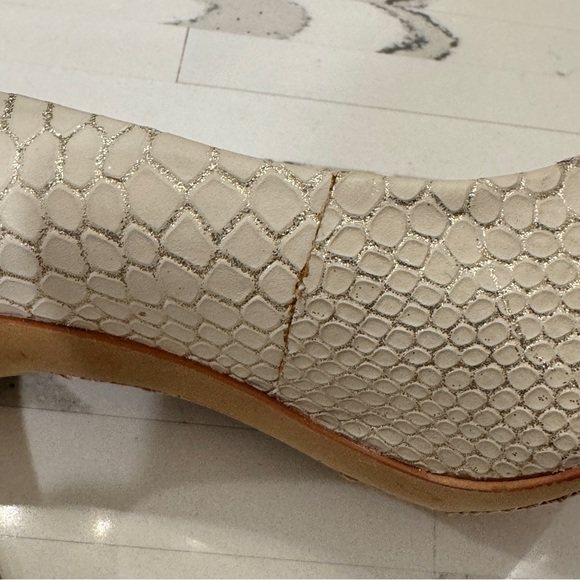 Vince Camuto Savilla Snake Embossed Design Dress Pumps - Picture 10 of 14